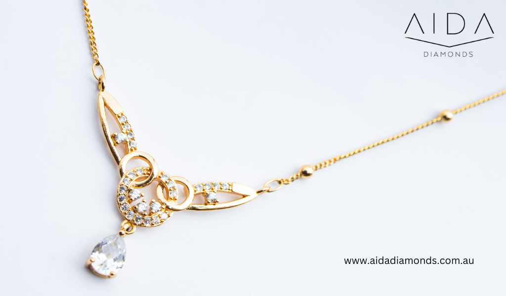 How Can Different Types Of Diamond Pendants Help You Steal The Show?