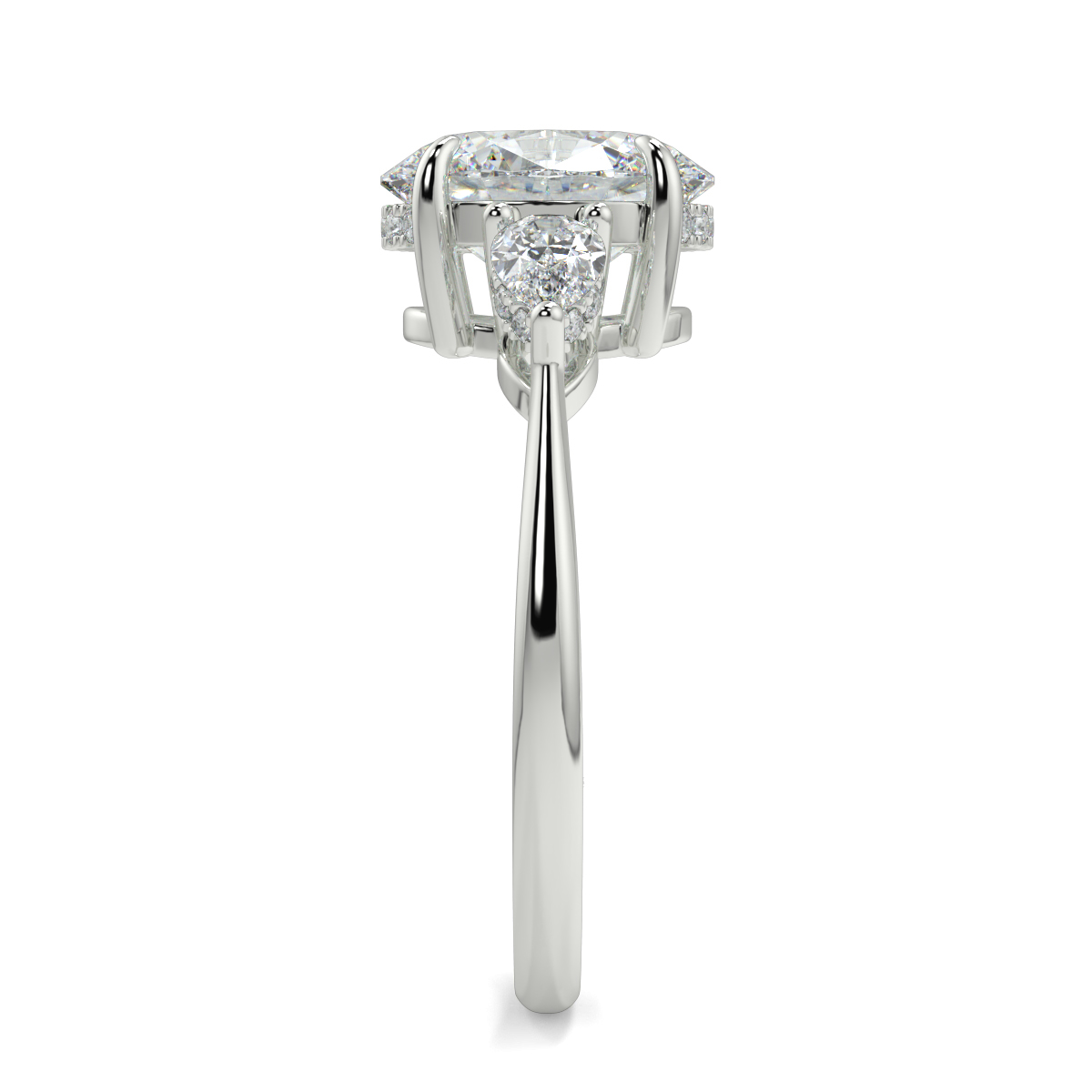 Sera Oval Moissanite